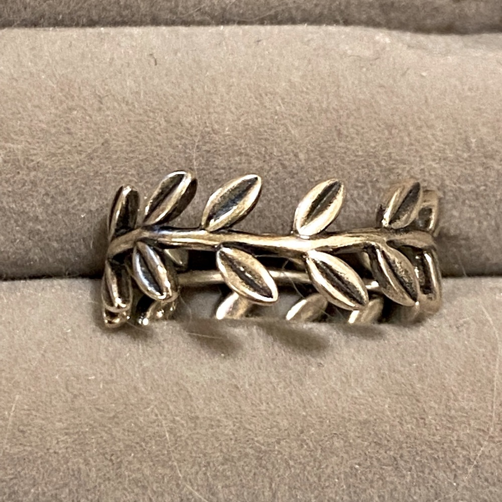 Pandora laurel wreath sterling silver ring